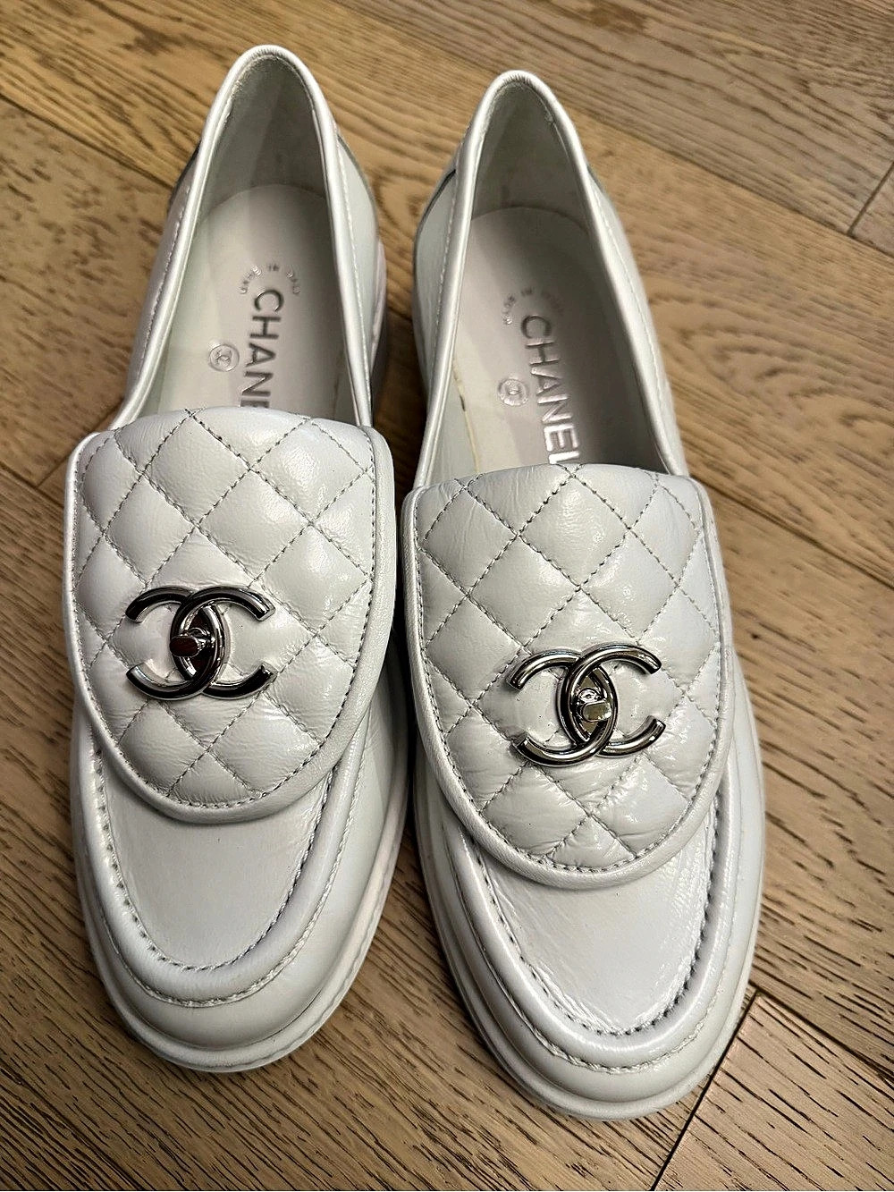 Authentic CHANEL White Quilted Leather CC Logo Loafers โ Size 39C โ Never Worn